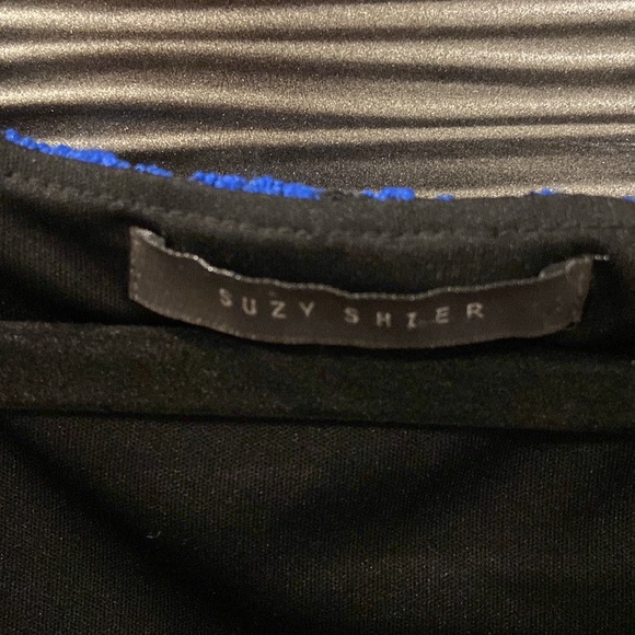 NWOT Suzy Shier. Royal Blue Lace on Black, sleeveless top. - Picture 3 of 3